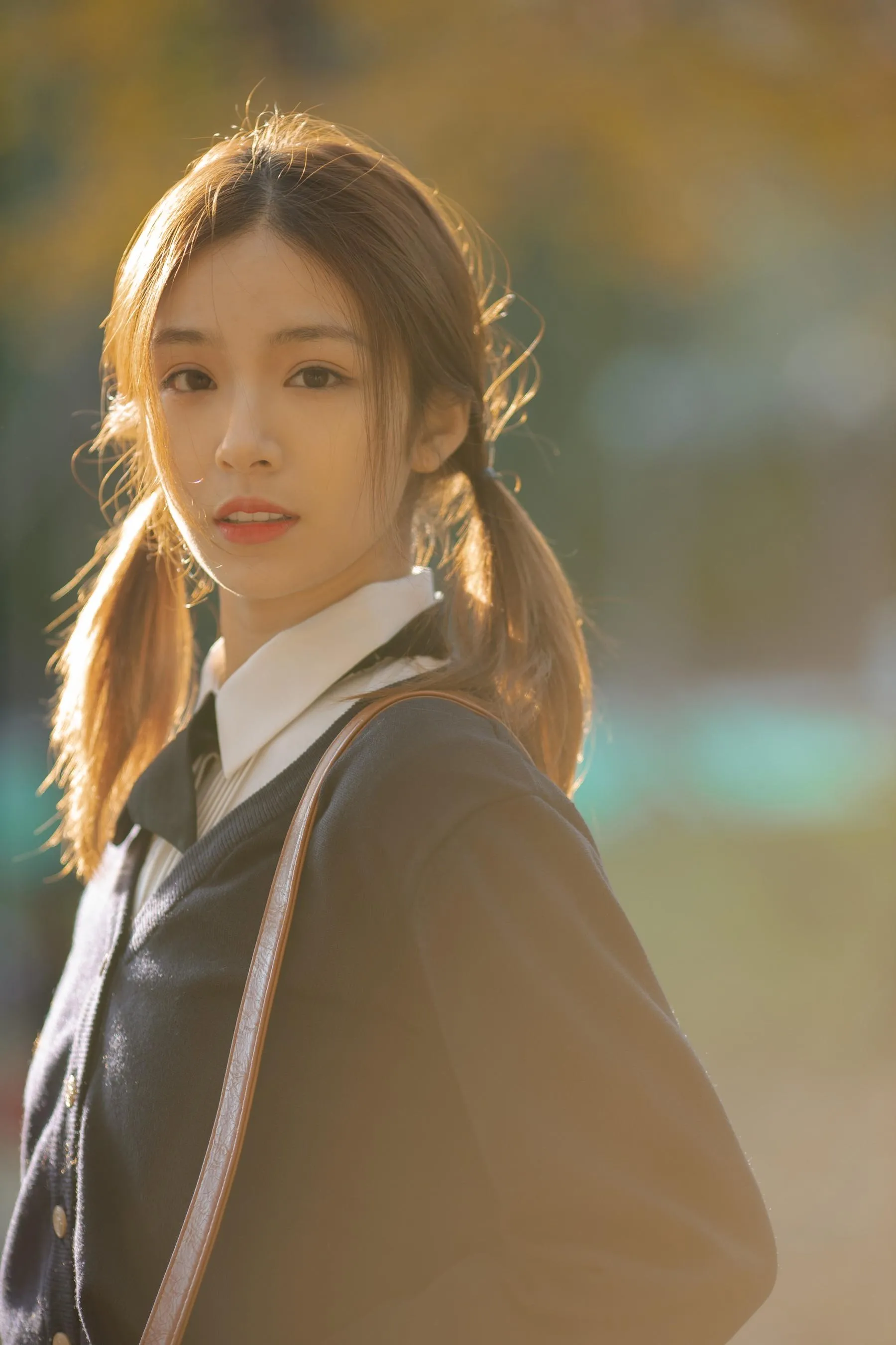 [YITUYU艺图语]2022.01.19 秋天，陪你一起看银杏 朱云慧大魔王 [28P]插图